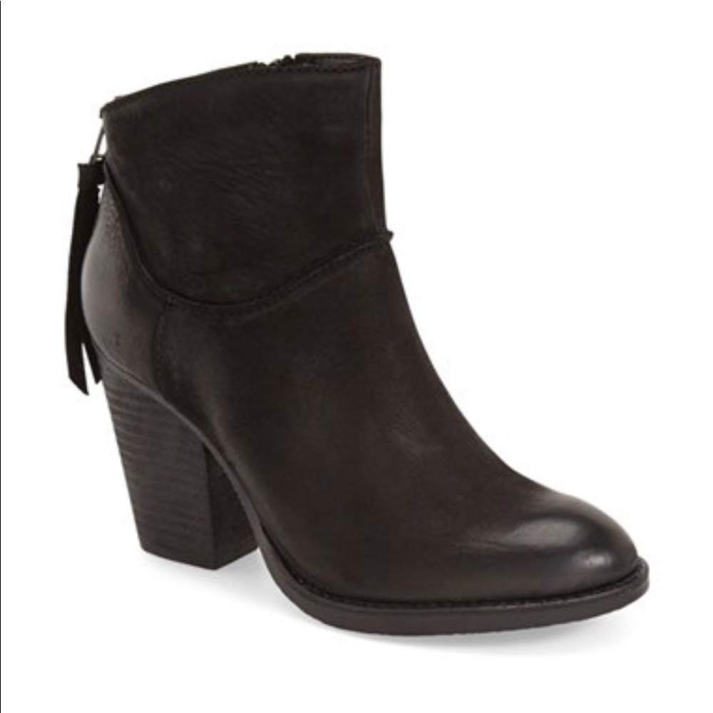 Steve Madden Radioo black leather boot, size 6